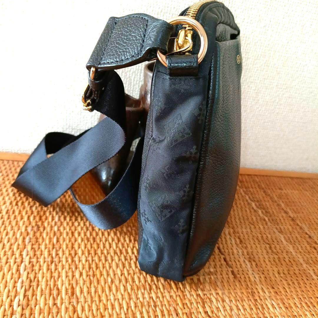 【未使用】russet ショルダーバッグ　シボ革　ロゴマーク入り　レザー　黒