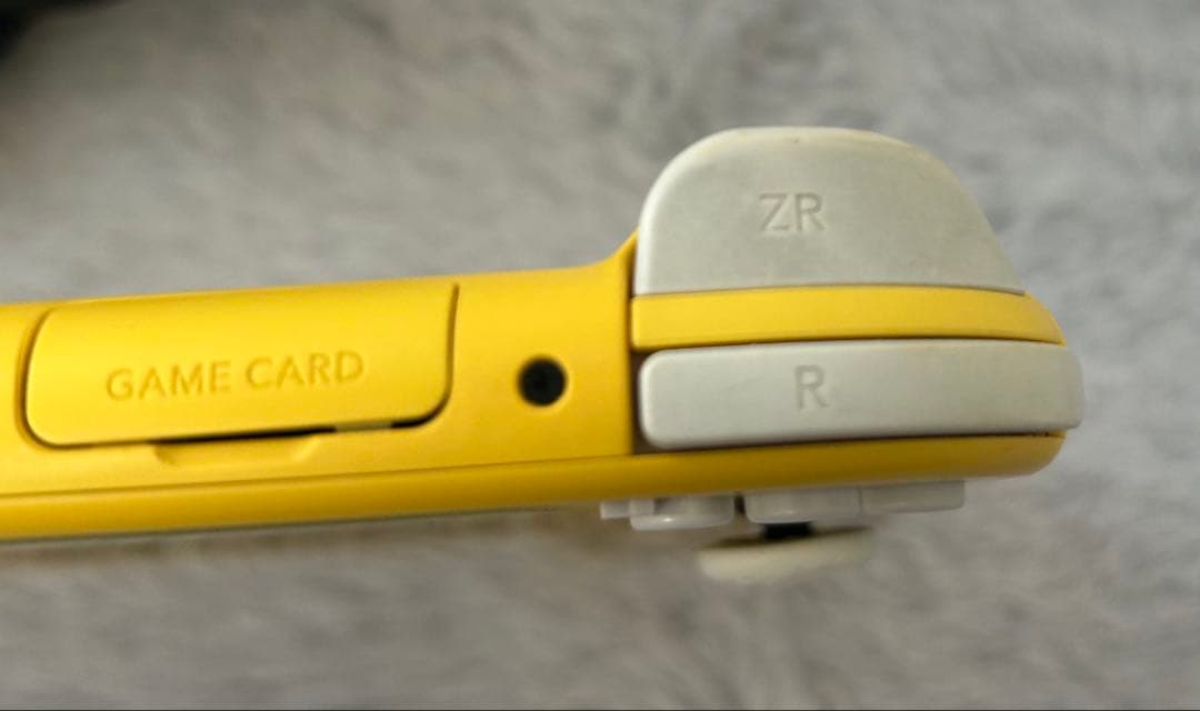 ニンテンドー　スイッチライト　Nintendo Switch lite イエロー