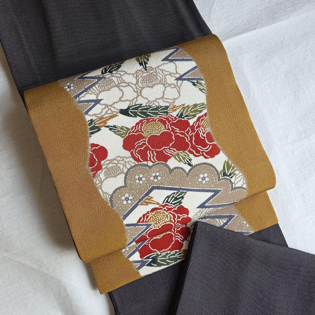 松皮菱と椿柄　栗山吉三郎　和染紅型名古屋帯