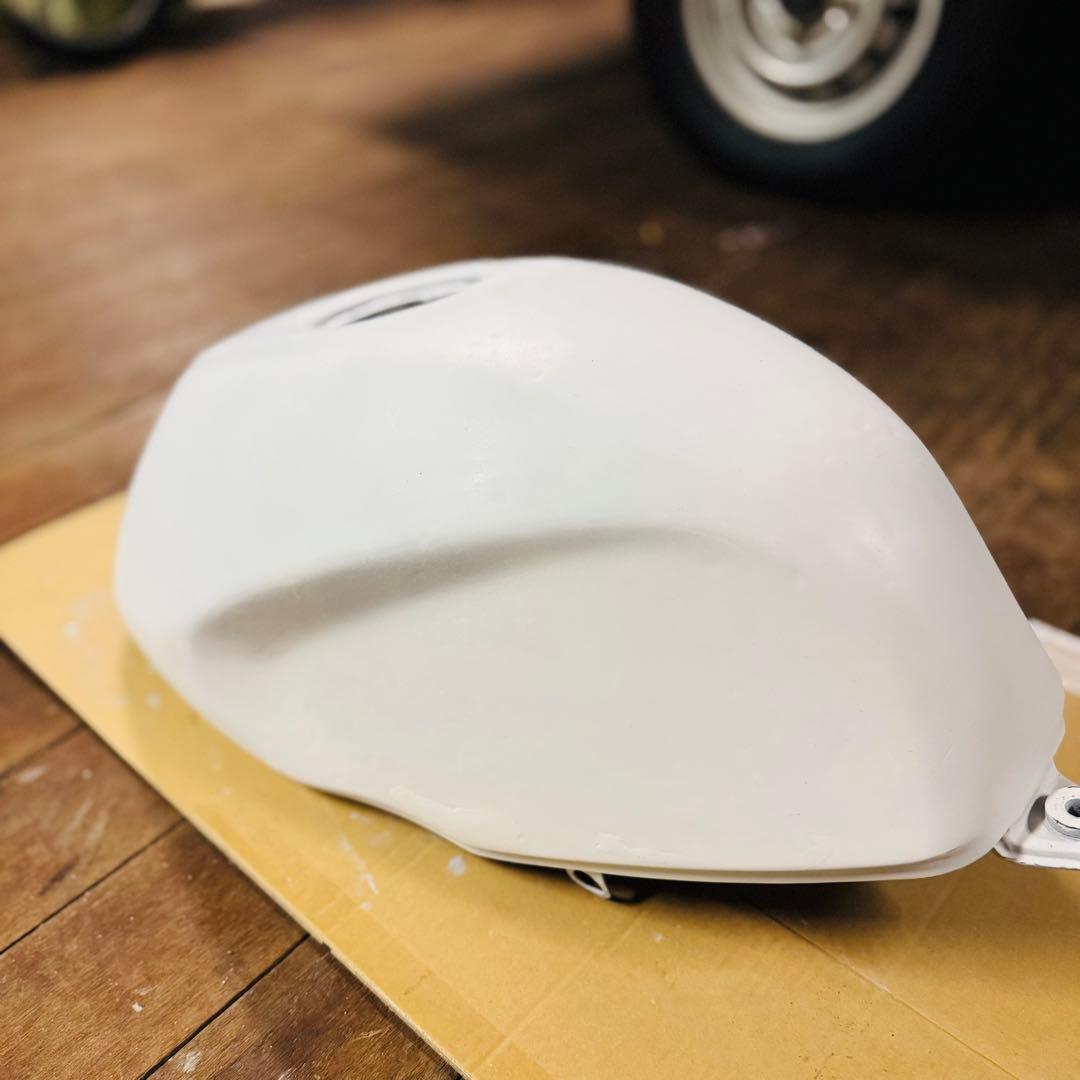 【バリオス2 タンク】 白サフ仕上げ 美品