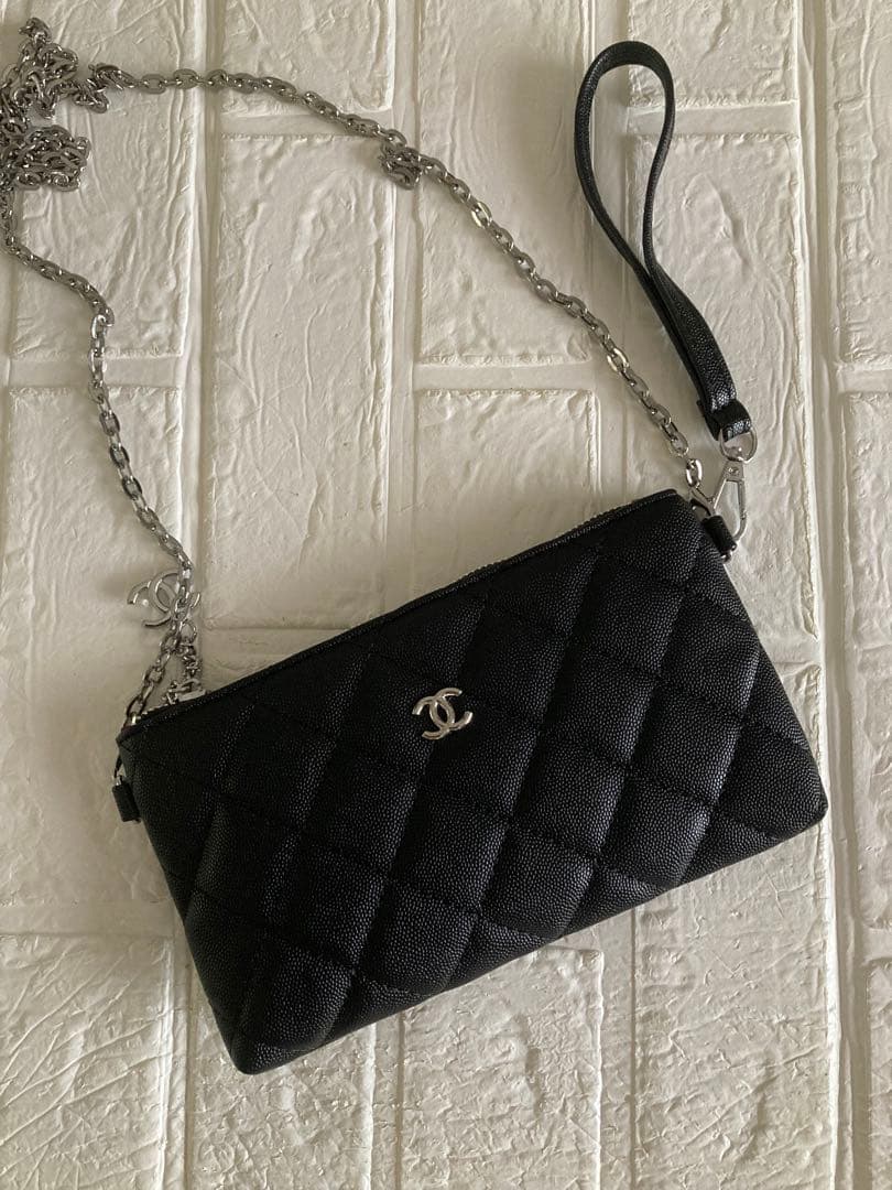 シャネル ノベルティ ポーチ 13000円ショルダーポーチ ショルダーバック
