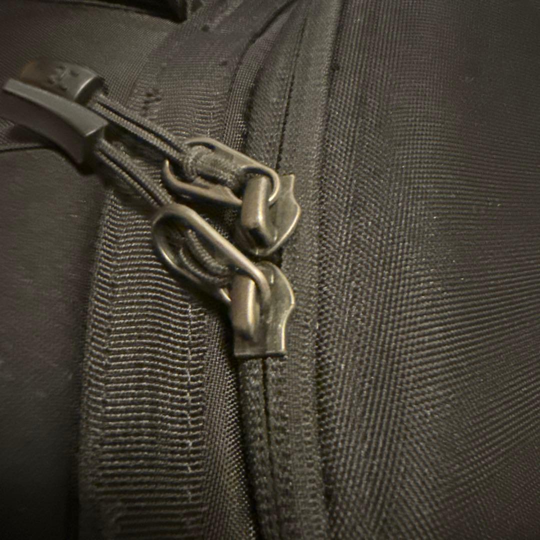 Haglofs マウンテンサーフ30 ブラックバックパック