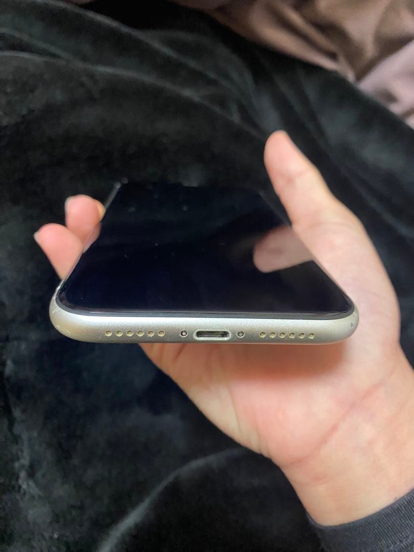 iPhone 11 ひび割れなし