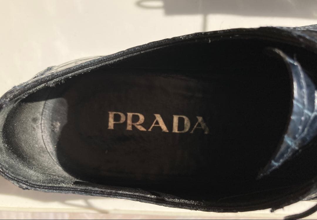 プラダ　クロコシューズ