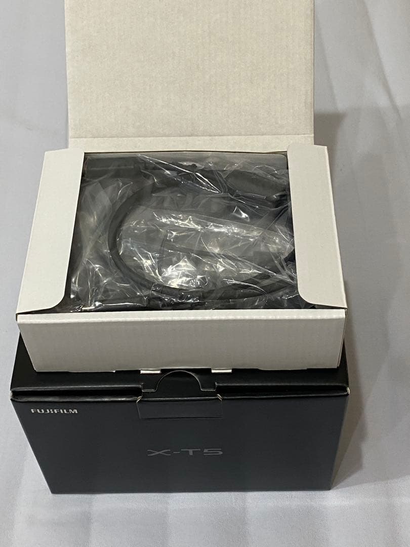 【未使用品】FUJIFILM X-T5 ブラック 本体