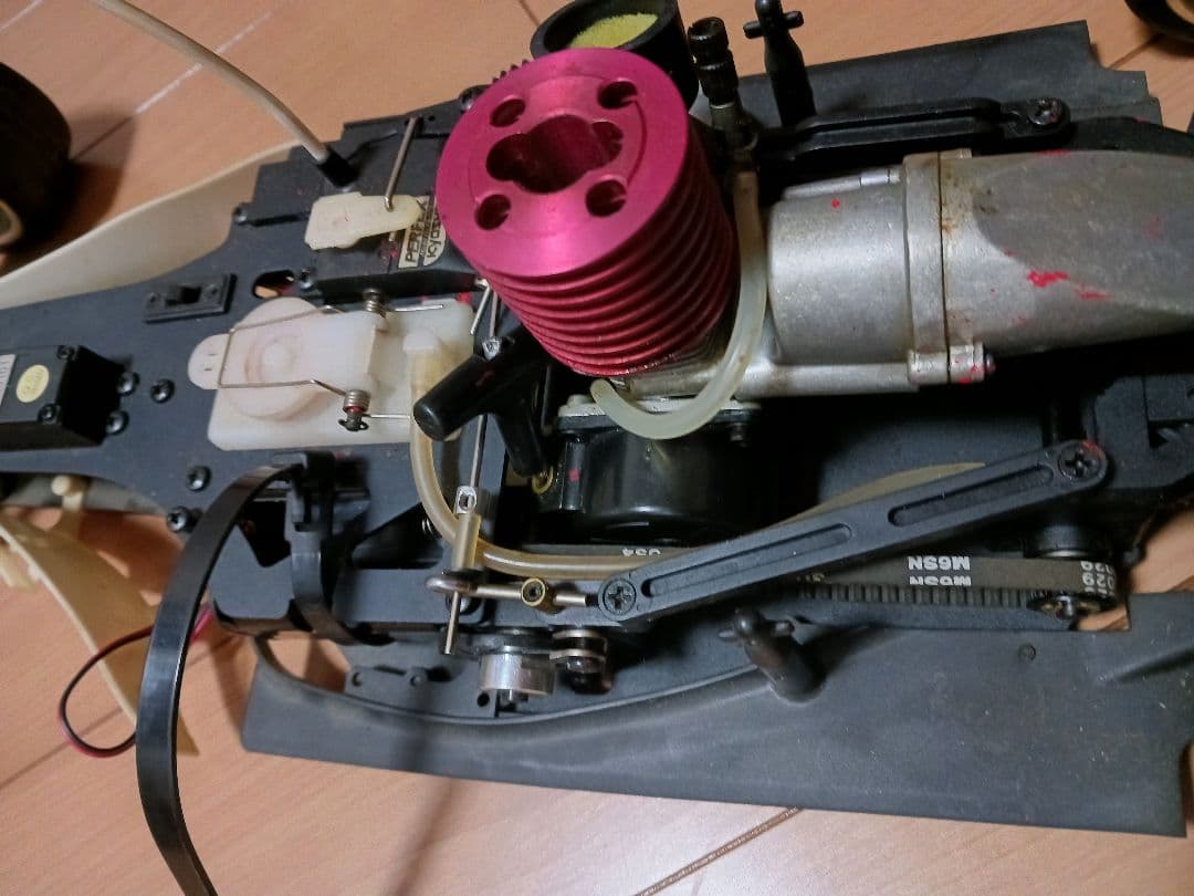 ディアゴスティーニ　フェラーリ　 エンジン ラジコンカー