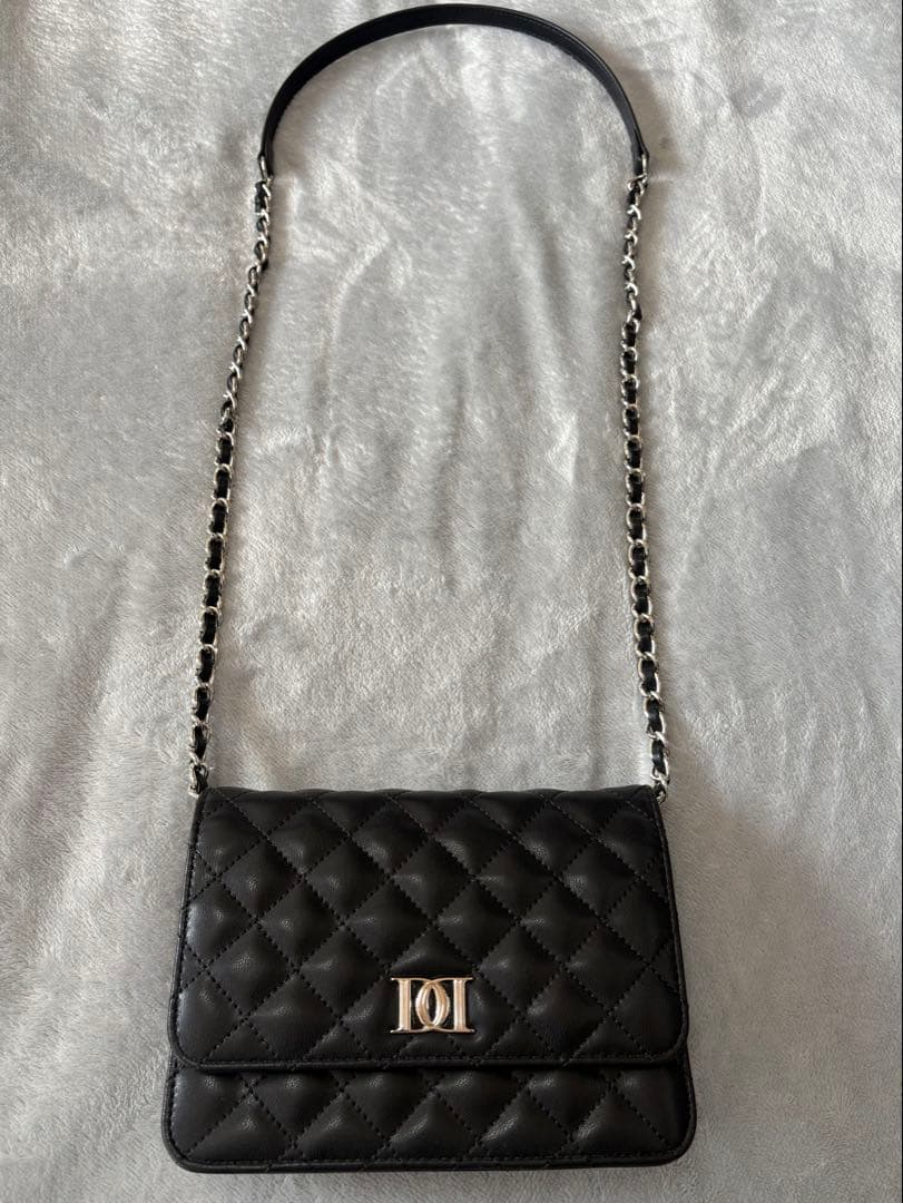 投稿最終　極美品　Darich ダーリッチ キルティングショルダーバッグ　黒