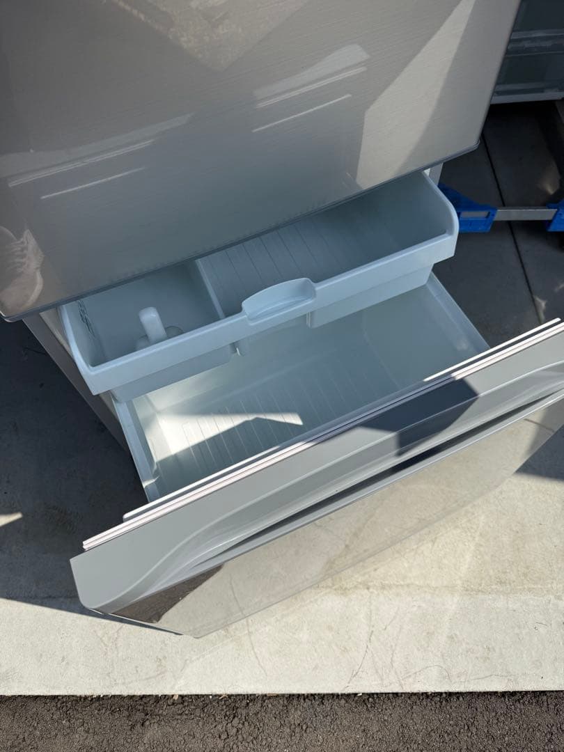 はに　TOSHIBA 3ドア冷蔵庫 GR-M33S (S)