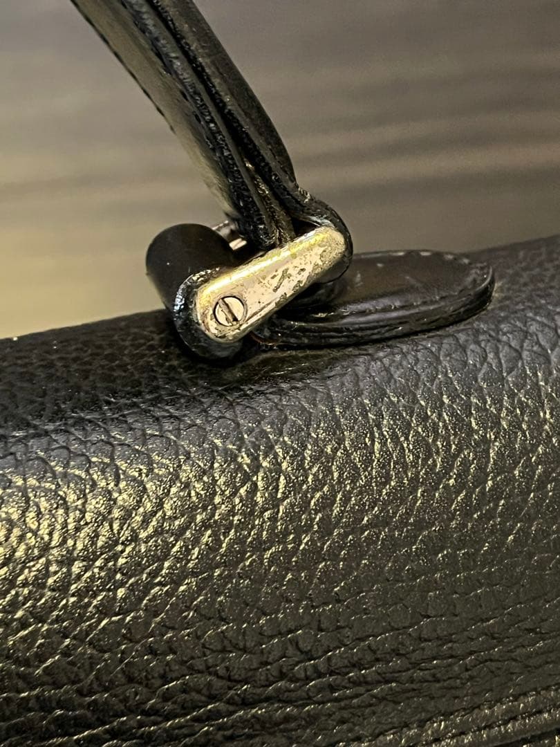 Burberry ブラックレザーハンドバッグ