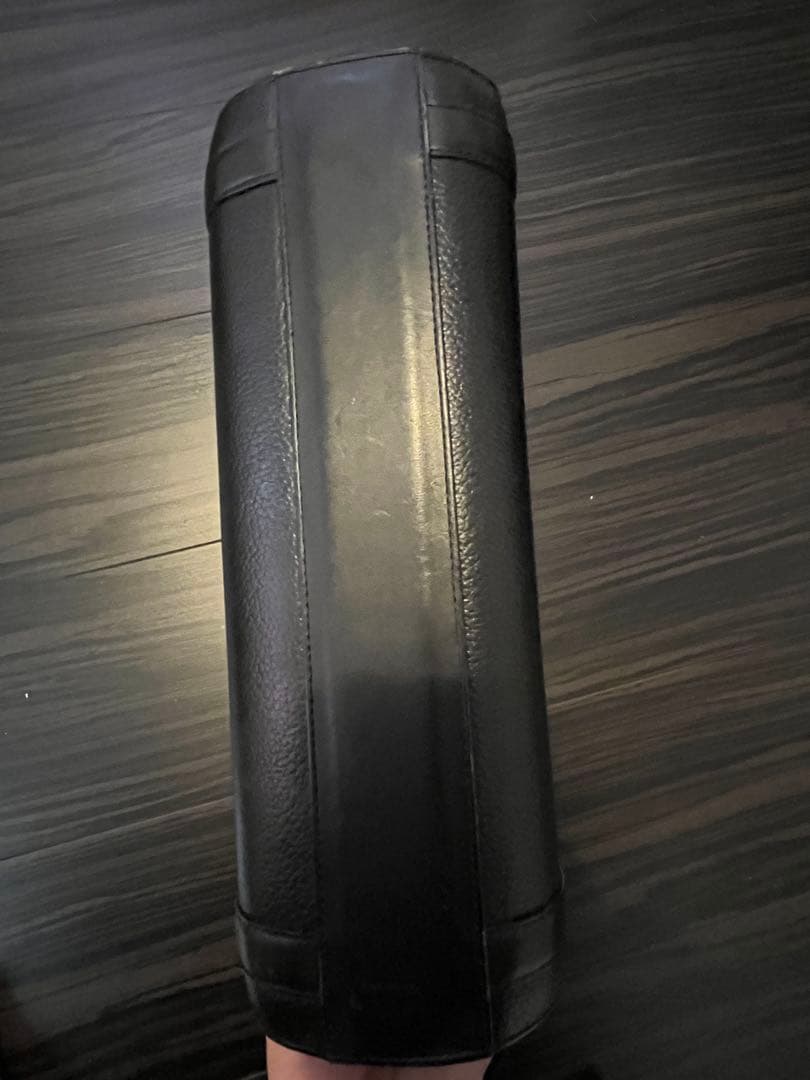 Burberry ブラックレザーハンドバッグ