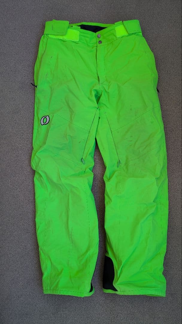 2021-2022年ONYONEスキーウェア上下セット（ジャケット・パンツ）