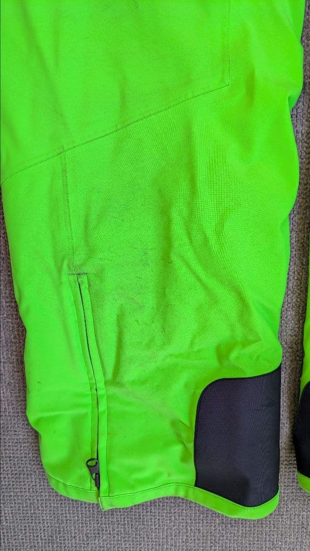 2021-2022年ONYONEスキーウェア上下セット（ジャケット・パンツ）