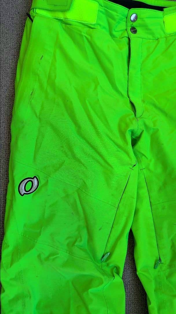 2021-2022年ONYONEスキーウェア上下セット（ジャケット・パンツ）