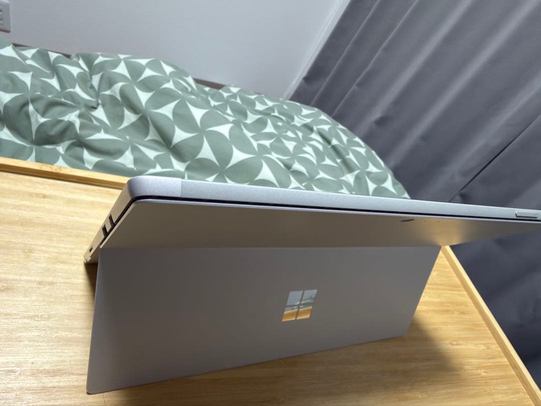 Windowsタブレット本体 Surface Pro 5 (i5-7300U 8+256GB)