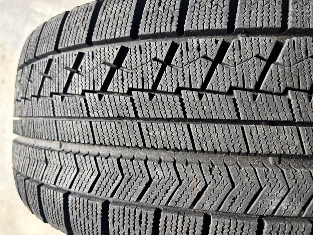 30アルファード純正　235/50R18 VRX