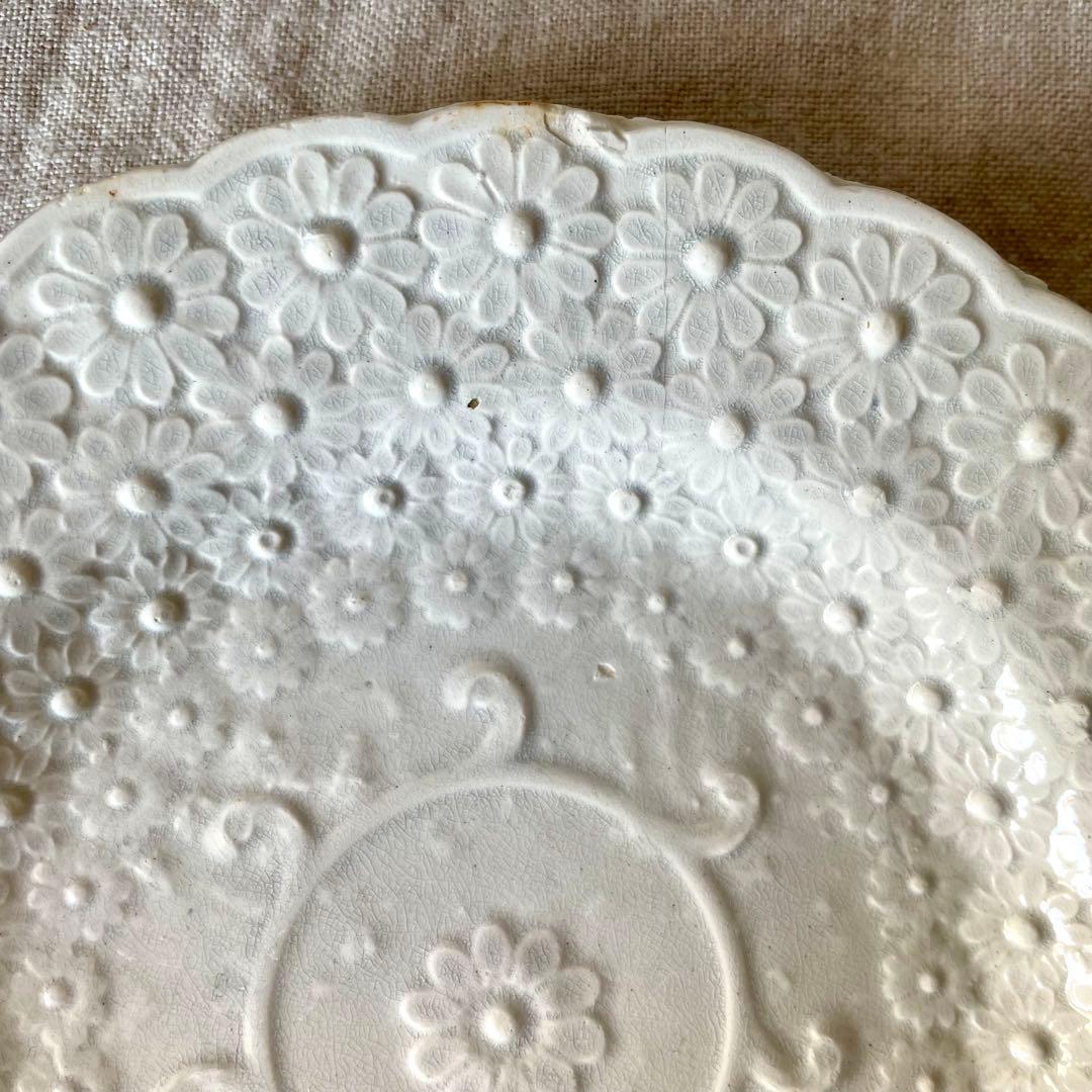 アーピ 　　　19世紀初頭マーガレットレリーフプレートフランスアンティーク