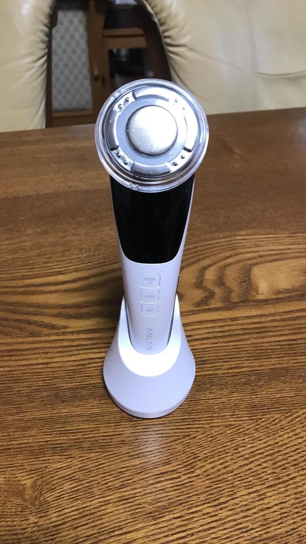 温冷美顔器 ems 1台8役 LED光 温冷ケア 目元ケア 美顔器