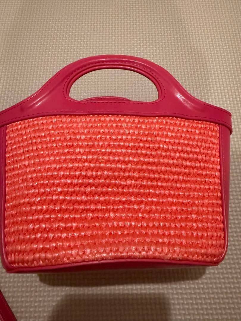 美品❣️MARNI ピンク　かごバッグ
