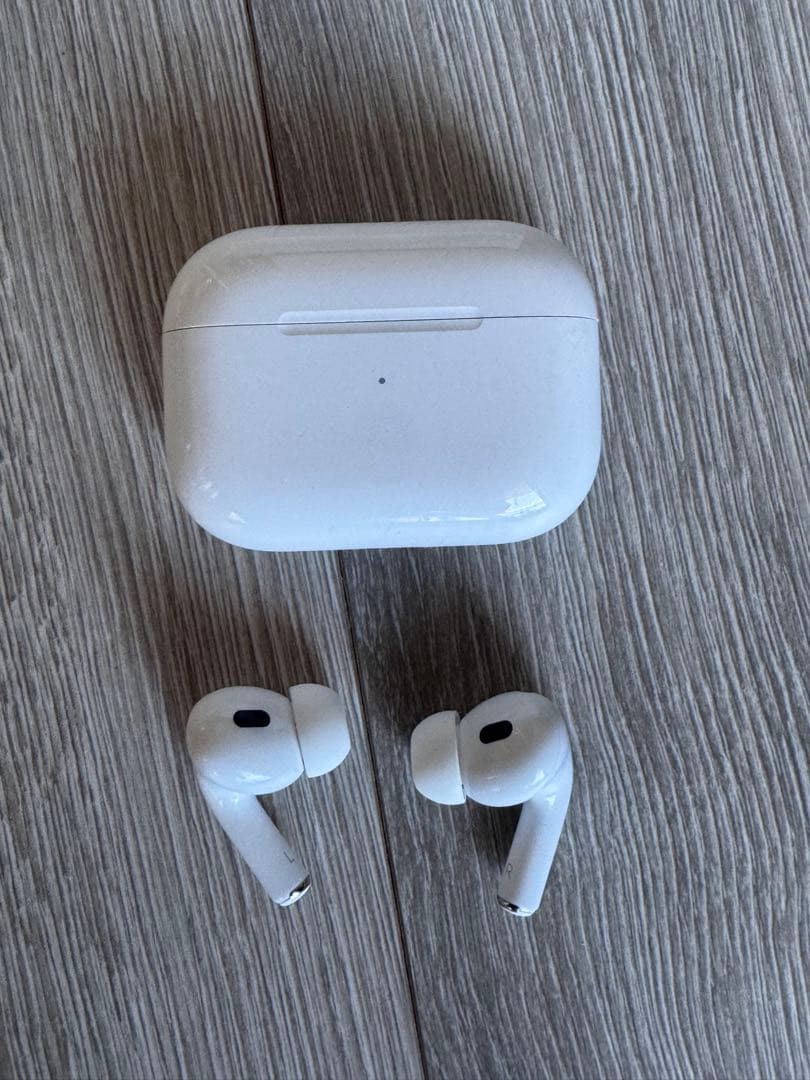 美品　AirPods Pro 2 USB-C本体 充電ケース付き