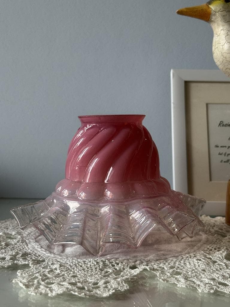 ⑦ 英国アンティーク　ピンクとオパールセンド　ランプシェード フリル