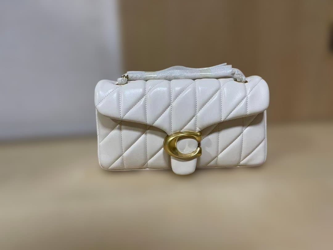 COACH コーチ　タビー ショルダー 26・キルティング　ホワイト