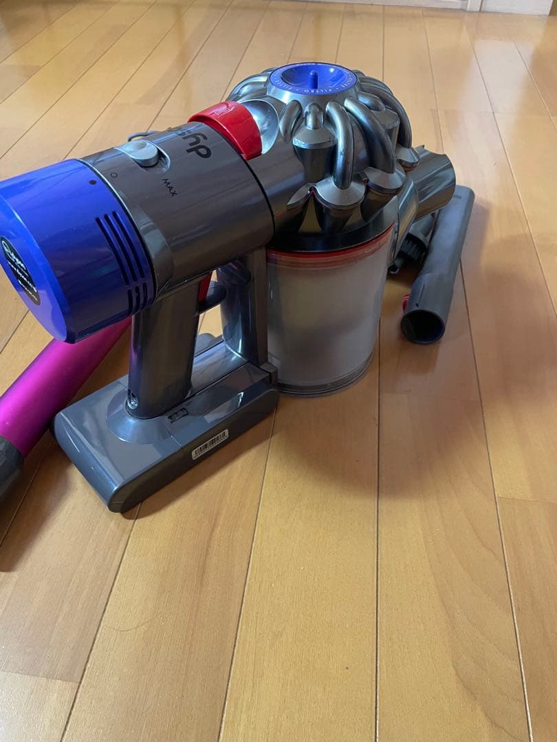 ダイソンV8 SV10コードレスクリーナー掃除機4 ダイソン dyson