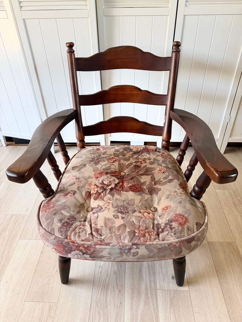 ①飛騨産業 キツツキ フロンティア アーム付きソファチェアカントリー 木製