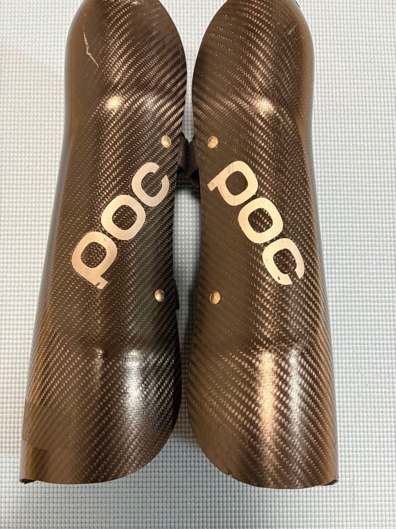 POC カーボン　レガース