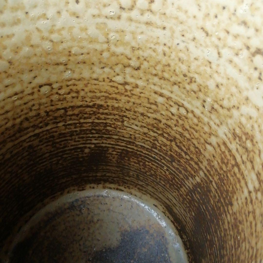 Ｔ２０２　水指　『灰釉　ツタノミ文』『和太守卑良(守弘)』　共箱　茶道具