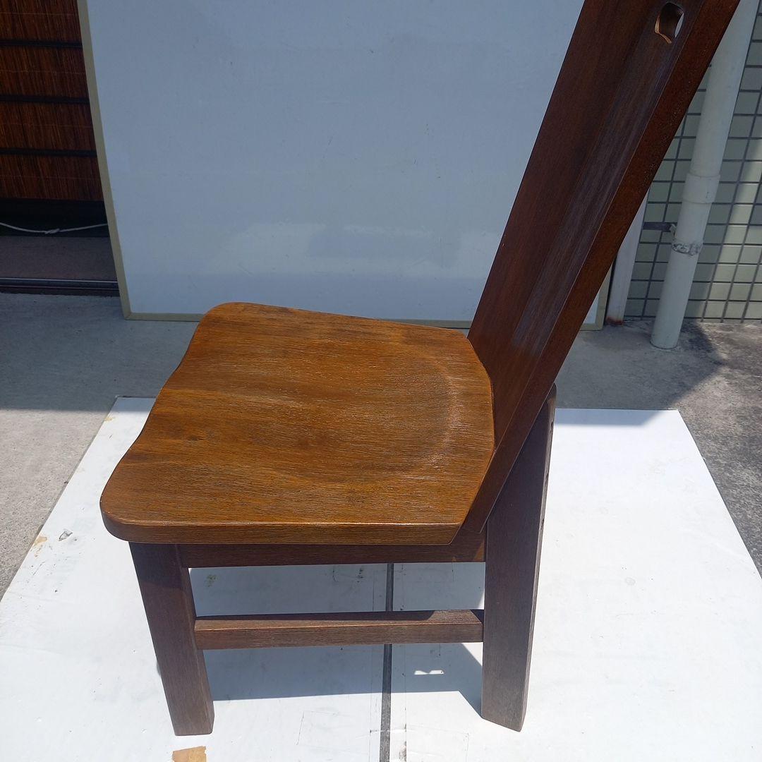 ダイニングチェア　無垢材背もたれ付き