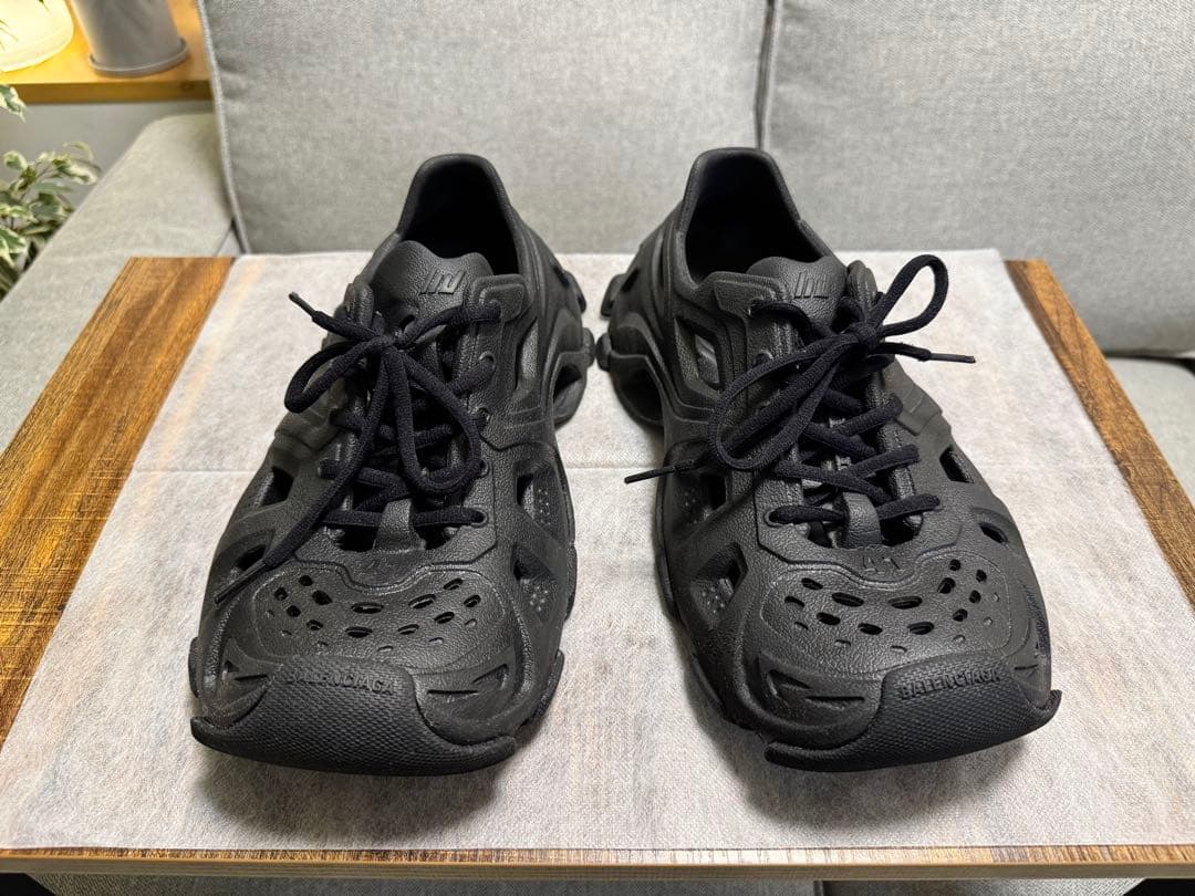 美品 BALENCIAGA バレンシアガ カットワーク レースアップスニーカー