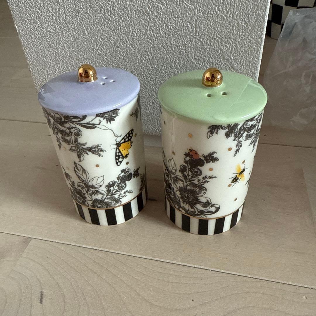 新作 マッケンジーチャイルズ 蝶 花柄　ソルト・ペッパー入れセット