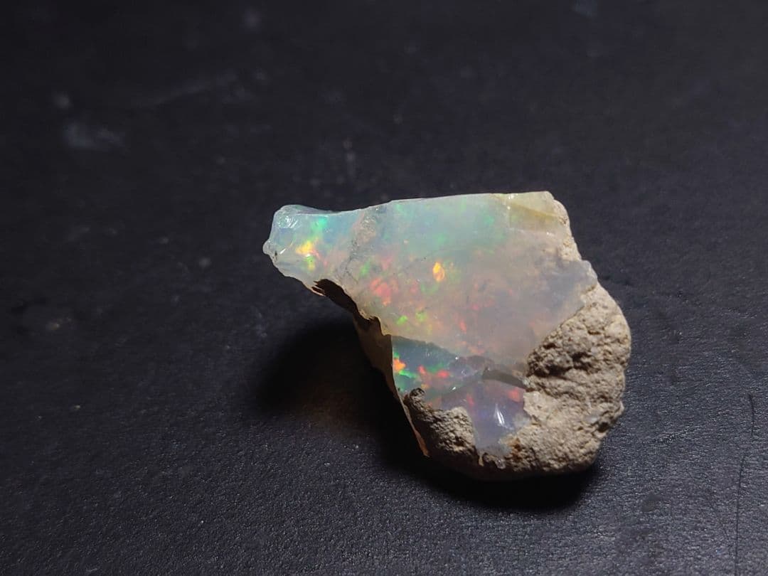 エチオピア　オパール　原石　鉱物標本　ジュエリーグレード　AAA