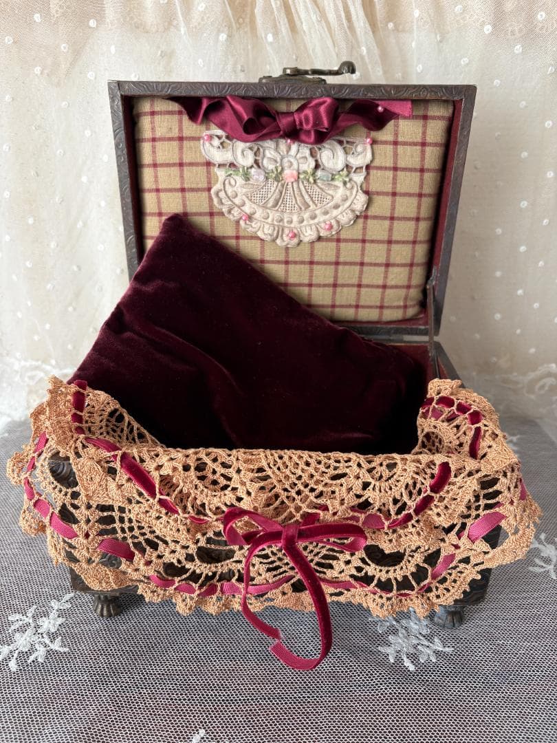 ✨最終出品✨レトロな取っ手付き金板張りボックス　ビスクドール　アンティーク雑貨