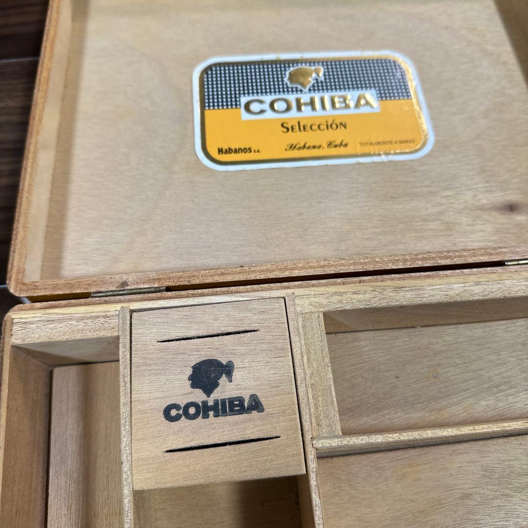 COHIBA 葉巻木箱（空箱)