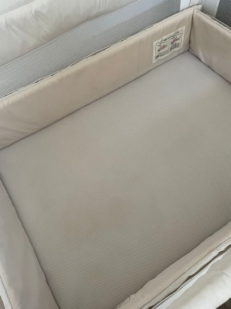 アップリカ　ベビーベッド　ココネルエアー