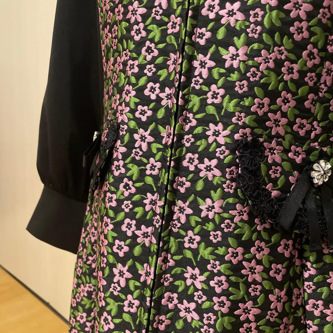 新品タグ付き　スーパービューティー☆ 花柄ジャガード織の袖切替ワンピース