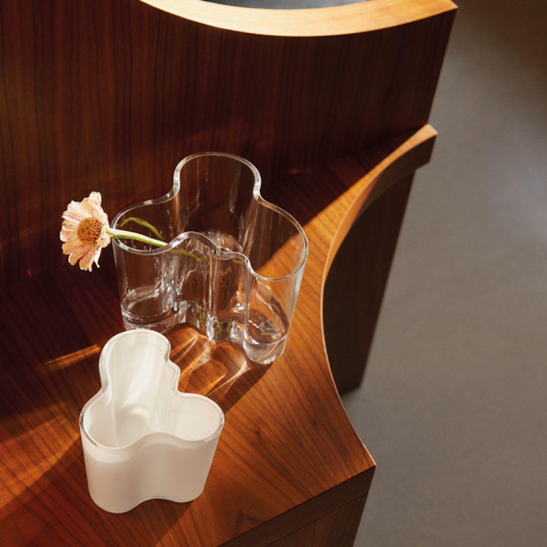 新品イッタラアルヴァアアルト ベース95mm 花瓶 フラワーベース