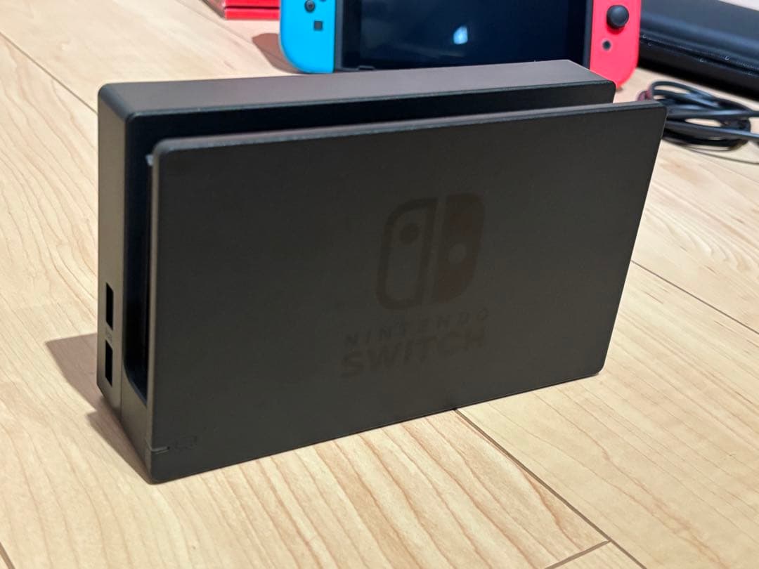 ニンテンドースイッチ Nintendo Switch ネオンレッド 美品