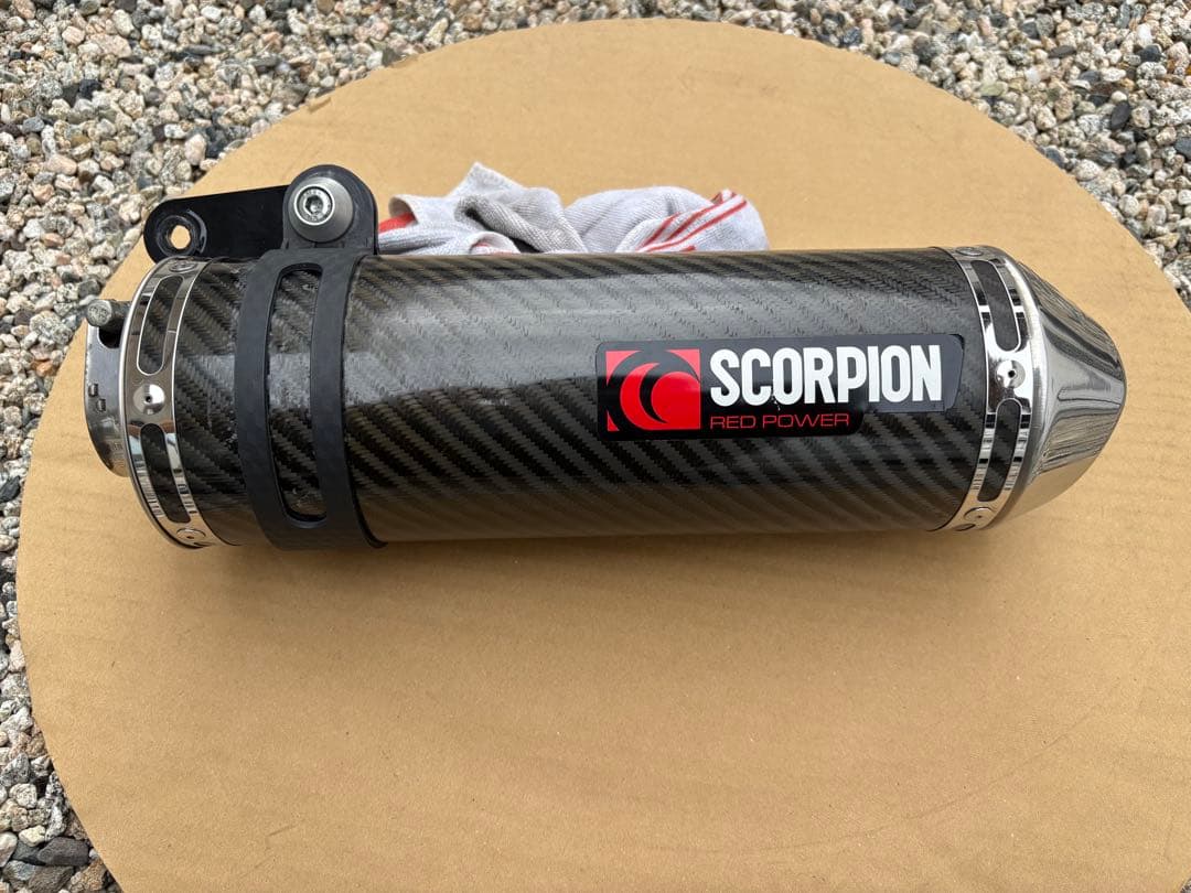SCORPION スリップオンカーボンマフラー