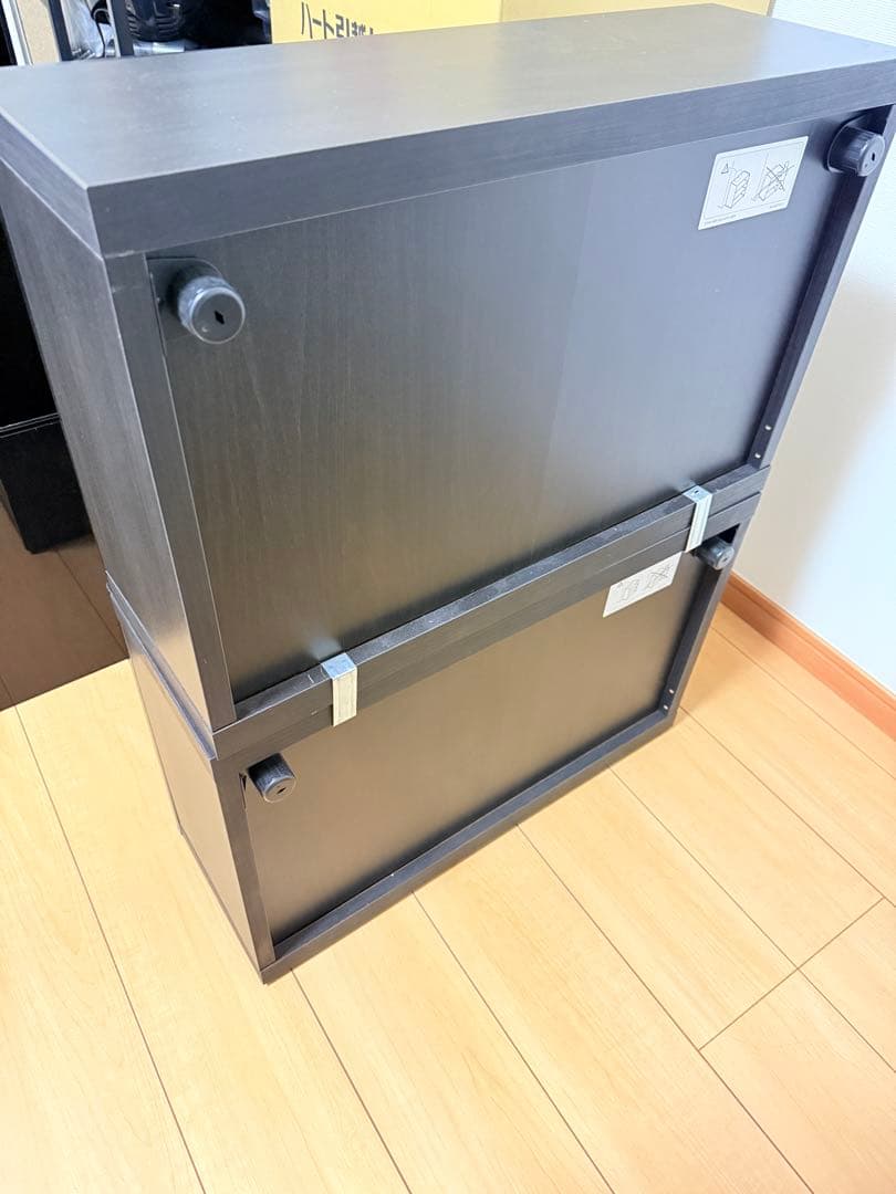 IKEA ベストー　ブラックキャビネット ミラー仕上げ　2個セット