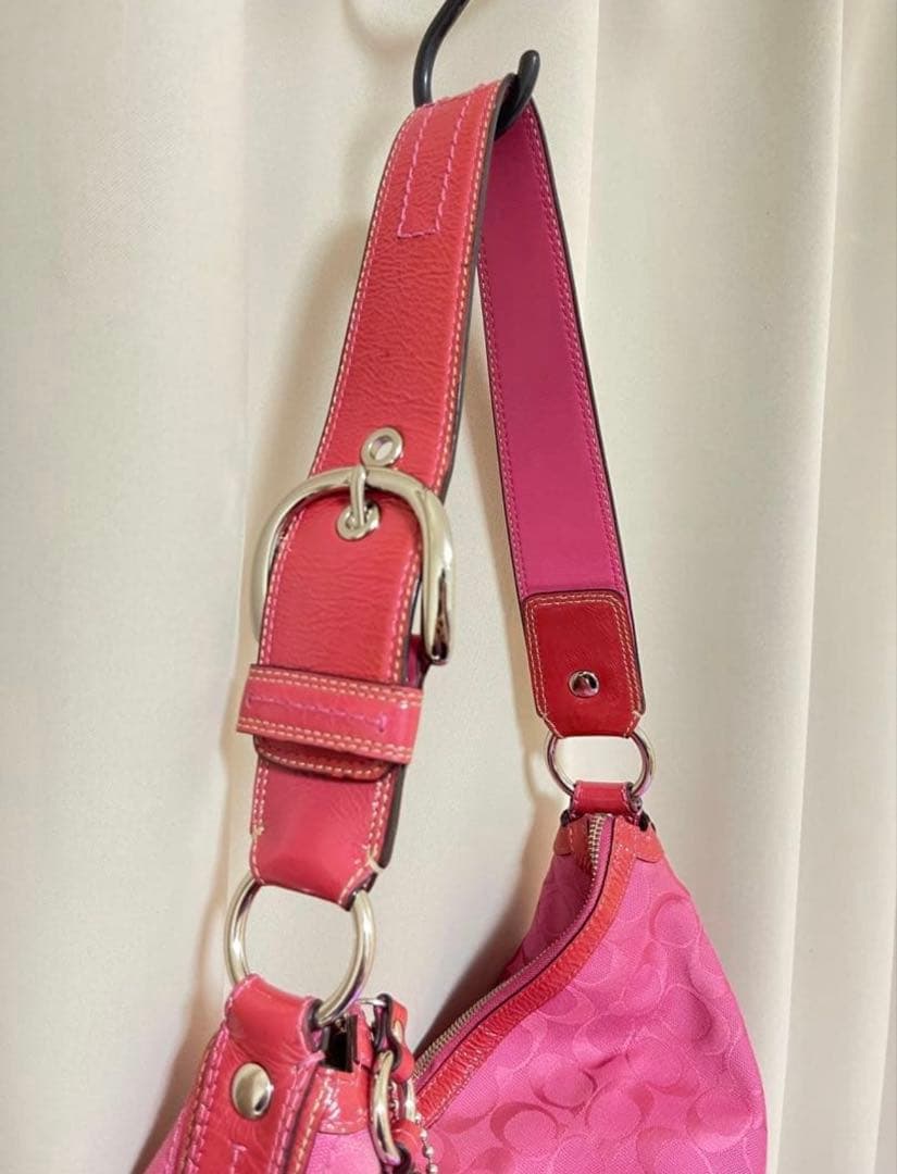 COACH ピンク Soho Hobo ショルダーバッグ