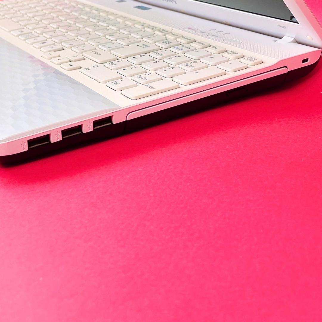 大人気❣️VAIOノートパソコン✨️おしゃれ白Windows11快適SSDカメラ付き