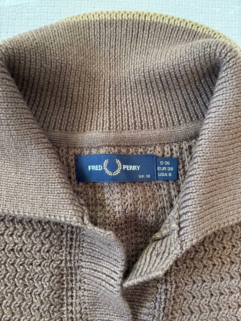 ろろ(25日のみ)FRED PERRY ブラウン ニット UK 10