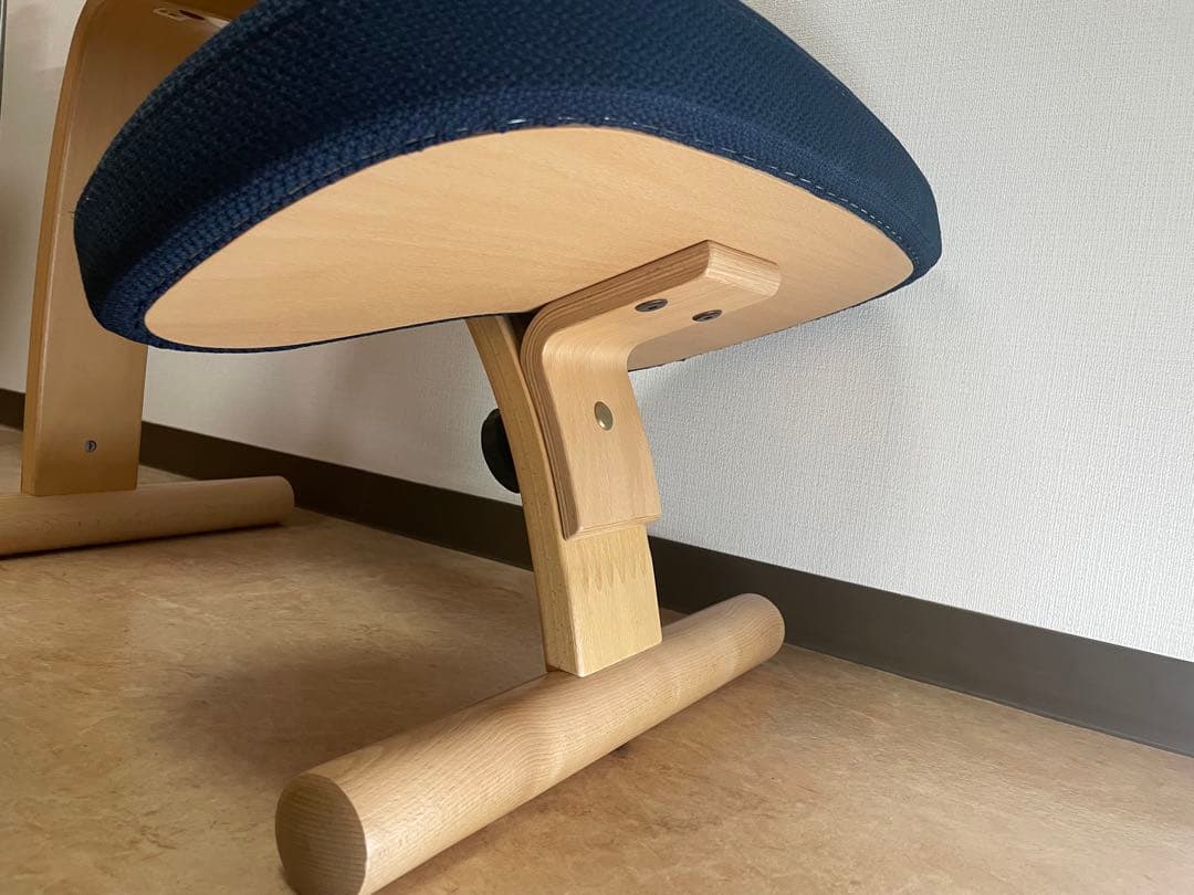 バランスラボ バランスチェア 姿勢矯正 エルゴノミクス 青色 木製
