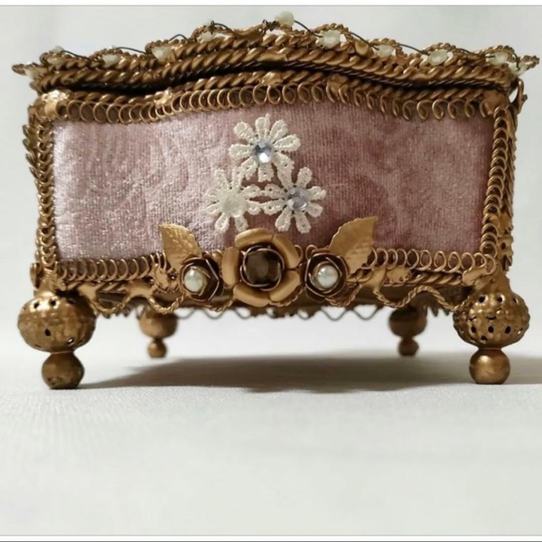 アンティークジュエリーボックス 薔薇 パール ゴールド ベロアピンク①