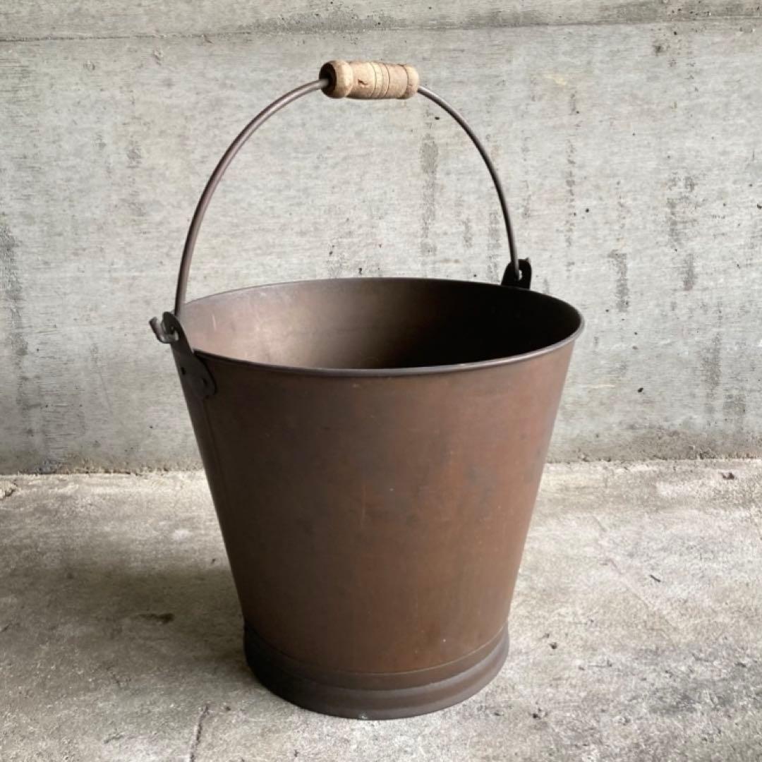 古い味のある銅製のバケツ 桶 花器 置物 オブジェ レトロ ヴィンテージ