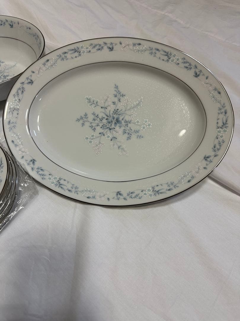 【新品未使用】ノリタケ　青いお花の食器41点セット