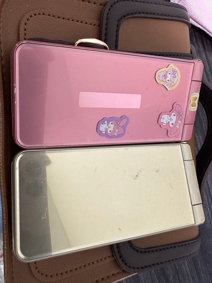 AQUOS 折りたたみ式携帯電話 ピンク ゴールド