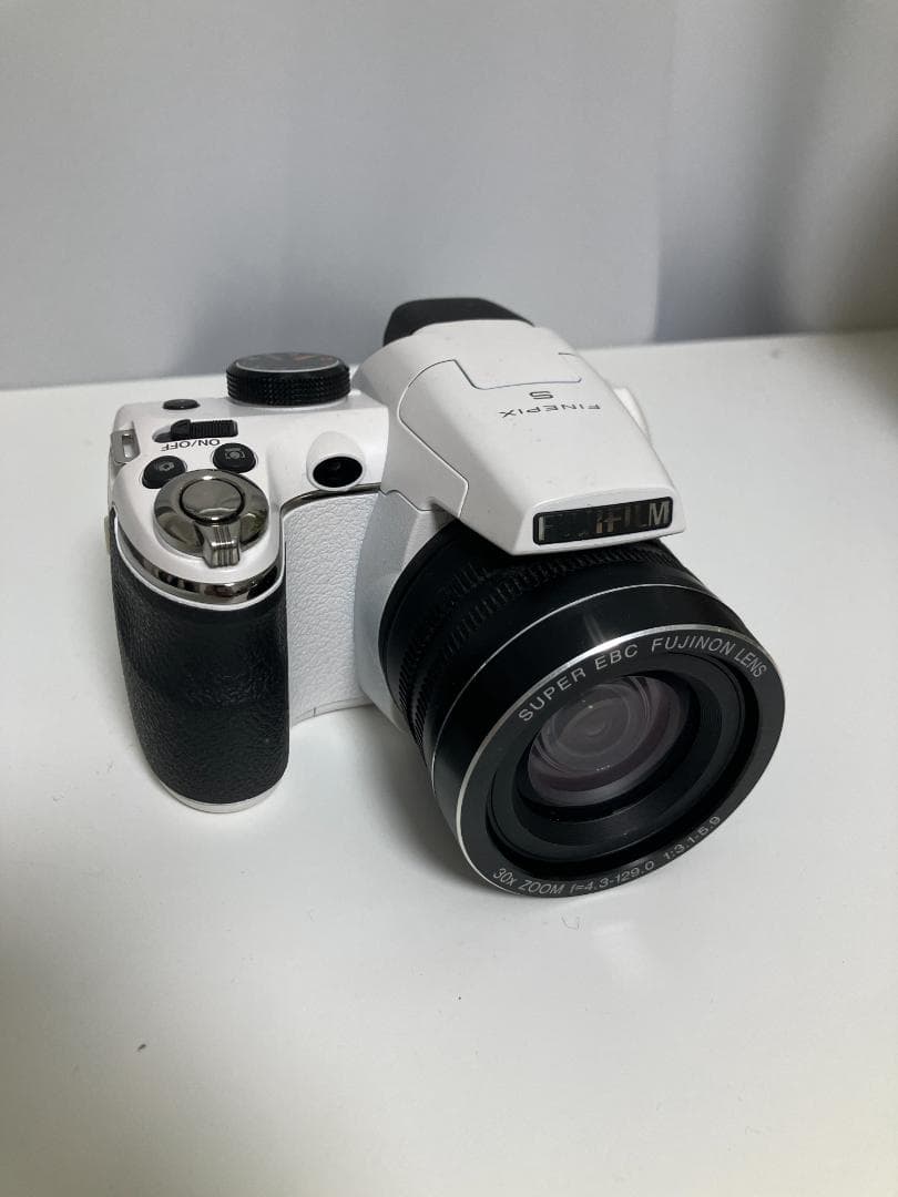 フジフイルム FinePix S4500 ホワイト